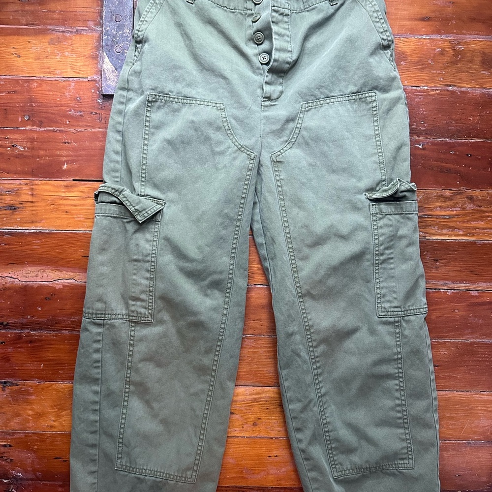 Universal Thread Green Cargo Pants Relaxed Fit